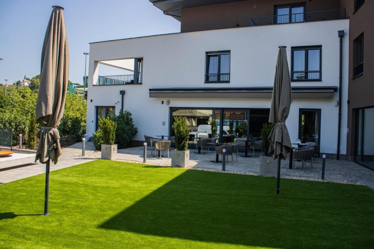 Mediterraneo Luxury Room Эстергом Экстерьер фото